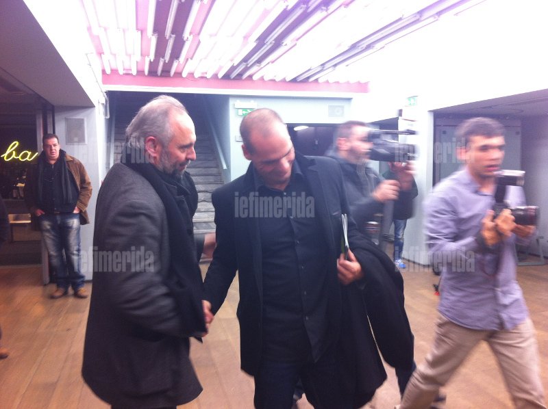 Ο Βαρουφάκης ψήφισε για Πρόεδρο και πήγε θέατρο: «Θα ζήσουμε ευτυχισμένες μέρες σαν του Μπέκετ» [εικόνες] | iefimerida.gr 0