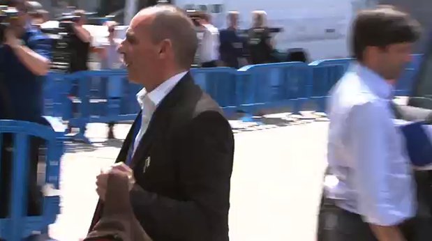 Χωρίς δηλώσεις στο Eurogroup ο Βαρουφάκης [εικόνες] | iefimerida.gr 1