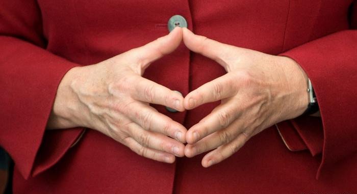 Η Deutsche Welle τρολάρει το δάχτυλο του Βαρουφάκη: Ο ΕΤ ο εξωγήινος, ο Κιθ Ρίτσαρντς και ο Νίξον [εικόνες]  | iefimerida.gr 3