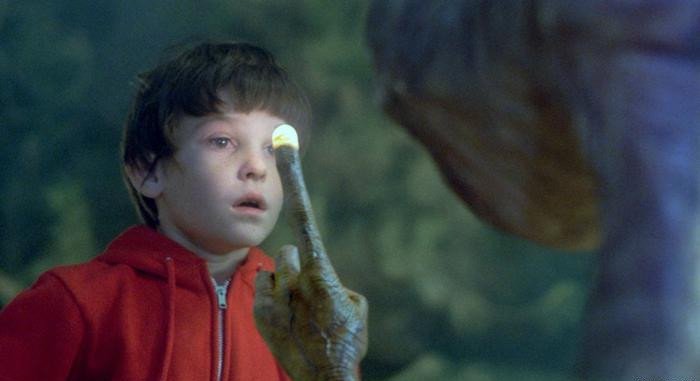 Η Deutsche Welle τρολάρει το δάχτυλο του Βαρουφάκη: Ο ΕΤ ο εξωγήινος, ο Κιθ Ρίτσαρντς και ο Νίξον [εικόνες]  | iefimerida.gr 7