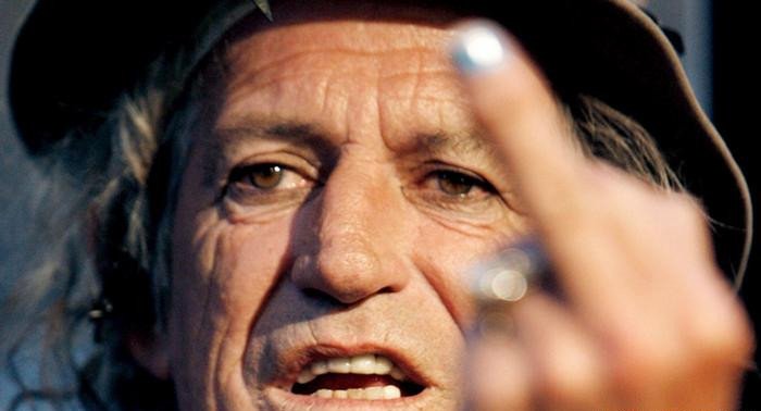 Η Deutsche Welle τρολάρει το δάχτυλο του Βαρουφάκη: Ο ΕΤ ο εξωγήινος, ο Κιθ Ρίτσαρντς και ο Νίξον [εικόνες]  | iefimerida.gr 8