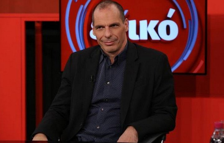 Το Twitter «γλεντάει» για το ρουζ του Βαρουφάκη: Το μακιγιάζ του σκίζει μνημόνια -Το αριστερό μάγουλο μού θυμίζει Ντενίση [εικόνες] | iefimerida.gr 7