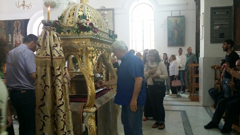 Συνωστισμός στο προσκύνημα των λειψάνων της Αγίας Βαρβάρας -Ουρά... χιλιομέτρων [εικόνες] | iefimerida.gr 0