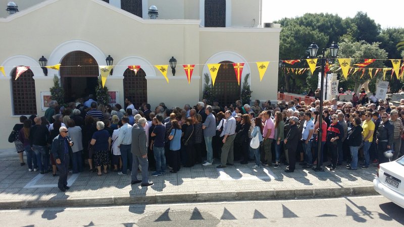 Συνωστισμός στο προσκύνημα των λειψάνων της Αγίας Βαρβάρας -Ουρά... χιλιομέτρων [εικόνες] | iefimerida.gr 3