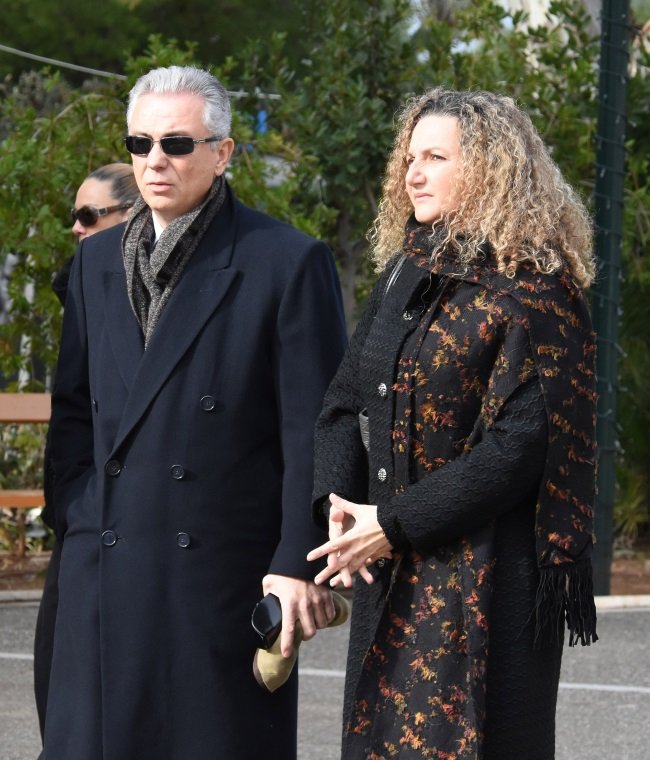 Πλήθος κόσμου και πολλοί πολιτικοί στην κηδεία του Βασίλη Μπεσκένη [εικόνες] | iefimerida.gr 5