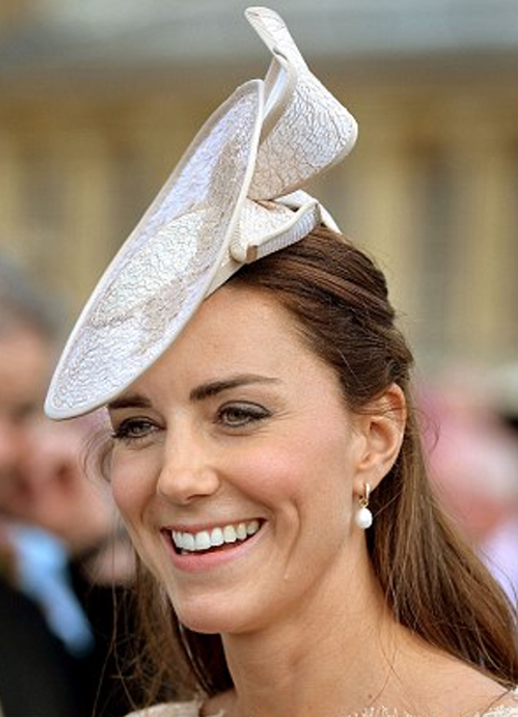 Η βασίλισσα Λετίθια «έφαγε» την Κέιτ Μίντλετον -Οι τολμηρές επιλογές της μιας και οι συντηρητικές της άλλης [εικόνες] | iefimerida.gr 4