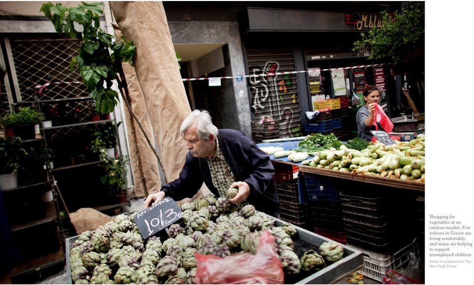 Οδοιπορικό των New York Times στα στέκια των συνταξιούχων στην Αθήνα: Αυτοί πληρώνουν την κρίση [εικόνες] | iefimerida.gr 2