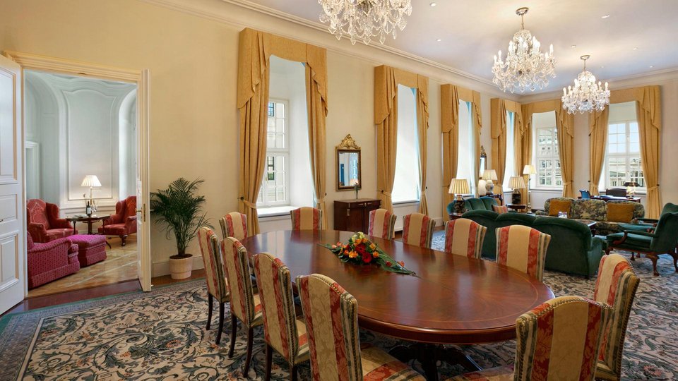 Το ξενοδοχείο-παλάτι που θα συναντηθεί η Λέσχη Μπίντελμπεργκ  [εικόνες] | iefimerida.gr 5