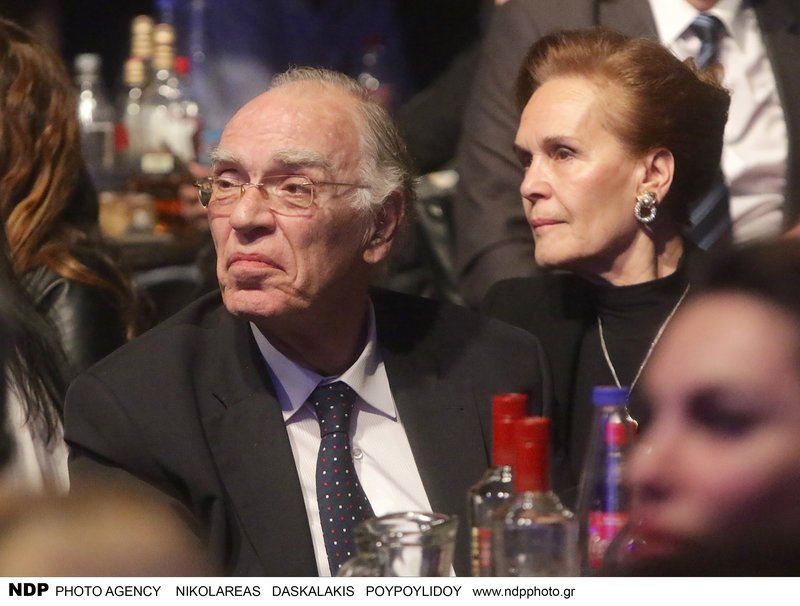 Στα μπουζούκια ο Βασίλης Λεβέντης με τη σύζυγό του [εικόνες] | iefimerida.gr 1