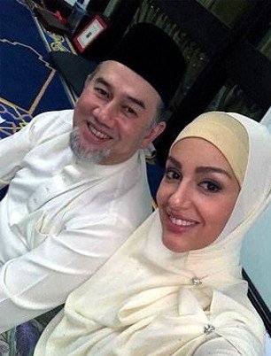 Η 25χρονη Μις Μόσχα παντρεύτηκε τον 49χρονο βασιλιά της Μαλαισίας -Φόρεσε και χιτζάμπ [εικόνες] | iefimerida.gr 4