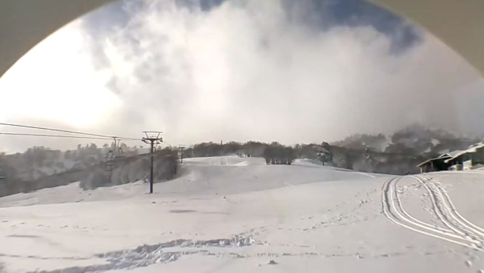 Αυτός είναι ο σκιέρ που καταπλακώθηκε από χιονοστιβάδα στη Βασιλίτσα [εικόνες & βίντεο] | iefimerida.gr 5