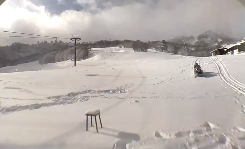 Αυτός είναι ο σκιέρ που καταπλακώθηκε από χιονοστιβάδα στη Βασιλίτσα [εικόνες & βίντεο] | iefimerida.gr 6