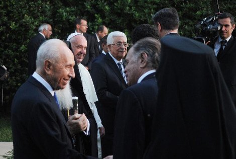 Ο Θεόδωρος Αγγελόπουλος στο Βατικανό με τον Πάπα Φραγκίσκο και τον Πατριάρχη Βαρθολομαίο [εικόνες] | iefimerida.gr 1