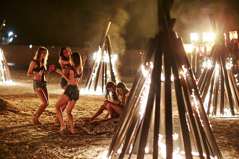 Πίσω από τις κάμερες, στο σποτ της Victoria's Secret [εικόνες] | iefimerida.gr 8