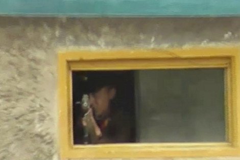 Εικόνες σοκ από τη Βόρεια Κορέα – Παιδί λιμοκτονεί πεσμένο στην άκρη του δρόμου [εικόνες] | iefimerida.gr 4