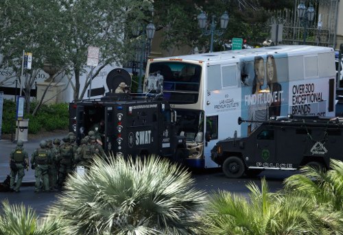 Πυροβολισμοί με έναν νεκρό στο Λας Βέγκας -Μέσα σε λεωφορείο [εικόνες] | iefimerida.gr 3