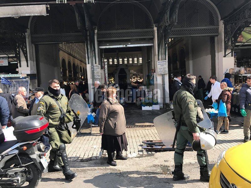 Διαμαρτυρία vegan στη Βαρβάκειο για την Τσικνοπέμπτη -«Να φάτε φακές» [εικόνες] | iefimerida.gr 2