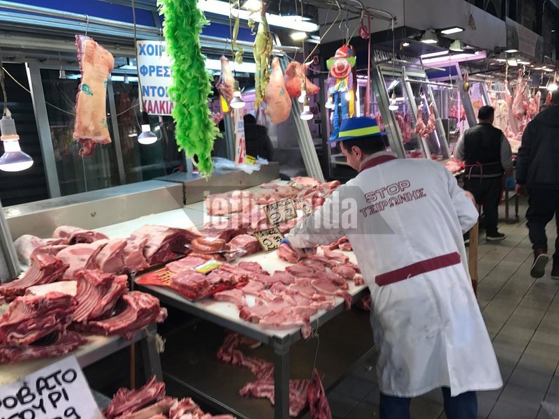 Διαμαρτυρία vegan στη Βαρβάκειο για την Τσικνοπέμπτη -«Να φάτε φακές» [εικόνες] | iefimerida.gr 6