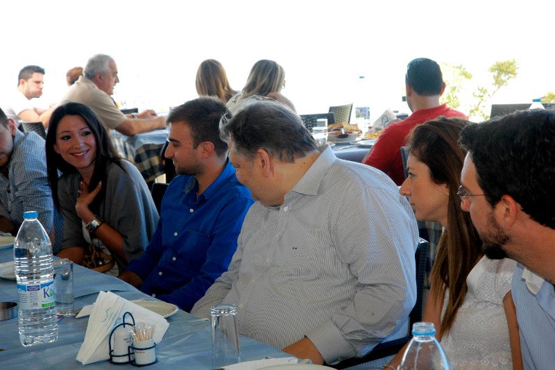 Με καλαμαράκια και γαρίδες ολοκλήρωσε ο Βενιζέλος την επίσκεψή του στη Χαλκίδα [εικόνες] | iefimerida.gr 1