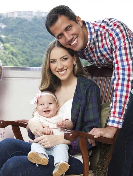 Φαμπιάνα Ροζάλες: Ποια είναι η εν αναμονή «Πρώτη Κυρία» της Βενεζουέλας- Καλλονή, δημοσιογράφος και μόλις 26 ετών [εικόνες] | iefimerida.gr 1