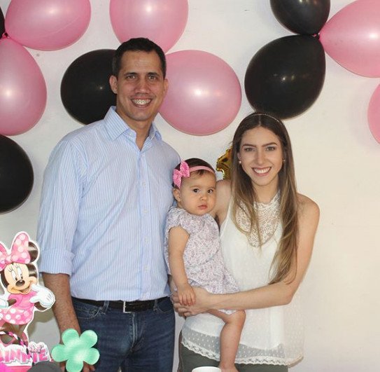 Φαμπιάνα Ροζάλες: Ποια είναι η εν αναμονή «Πρώτη Κυρία» της Βενεζουέλας- Καλλονή, δημοσιογράφος και μόλις 26 ετών [εικόνες] | iefimerida.gr 2