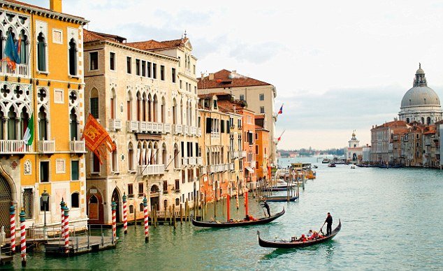 Μία βόλτα στη Βενετία της Κίνας -Ξόδεψαν σχεδόν 700 εκατ. ευρώ για να αντιγράψουν την αυθεντική [εικόνες] | iefimerida.gr 9