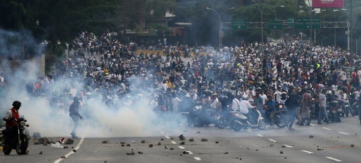 Είκοσι νεκροί στη Βενεζουέλα στις διαδηλώσεις κατά Μαδούρο -11 μόνο την Πέμπτη [εικόνες] | iefimerida.gr 4