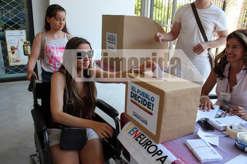 Ρεκόρ: 7 εκατομμύρια ψήφισαν στο άτυπο δημοψήφισμα της αντιπολίτευσης της Βενεζουέλας -Τι έγινε στην Ελλάδα [εικόνες] | iefimerida.gr 0