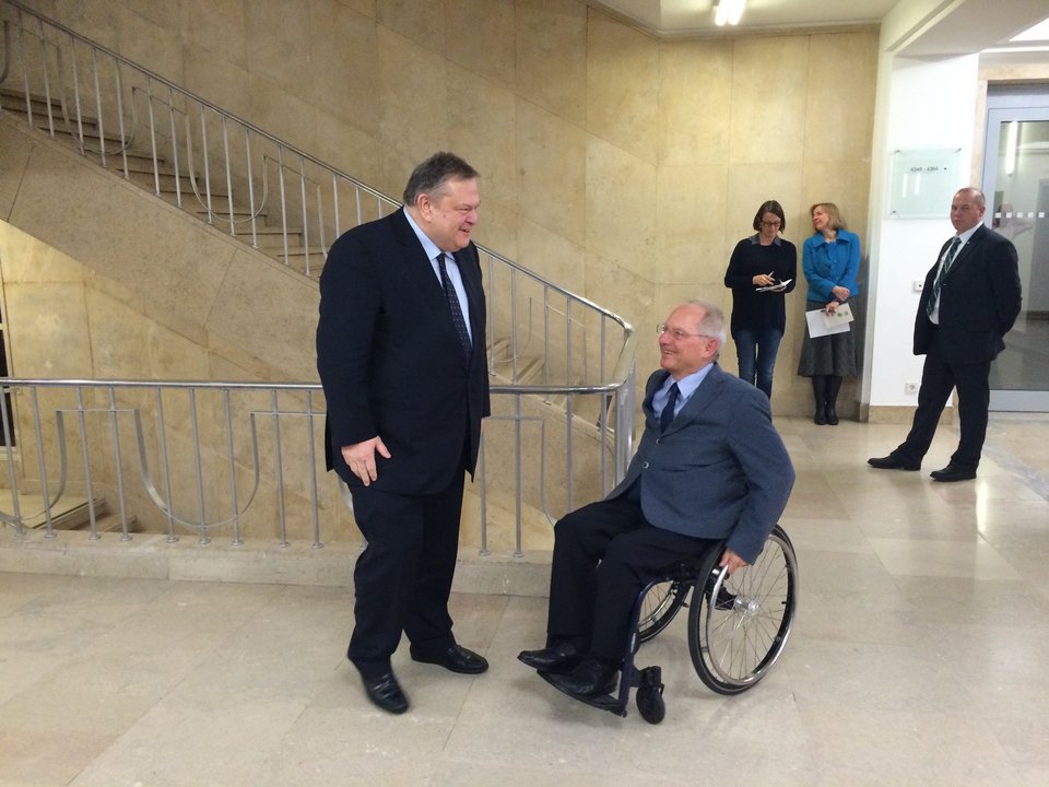 Σόιμπλε σε Βενιζέλο: Θα σας δώσουμε γραμμή στήριξης, αρκεί...  [εικόνες] | iefimerida.gr 0