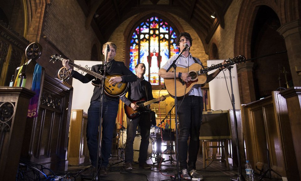 Μια συναυλία, στο σαλόνι ή στην κουζίνα μου - Γίνεται στην Αθήνα [εικόνες, βίντεο] | iefimerida.gr 6