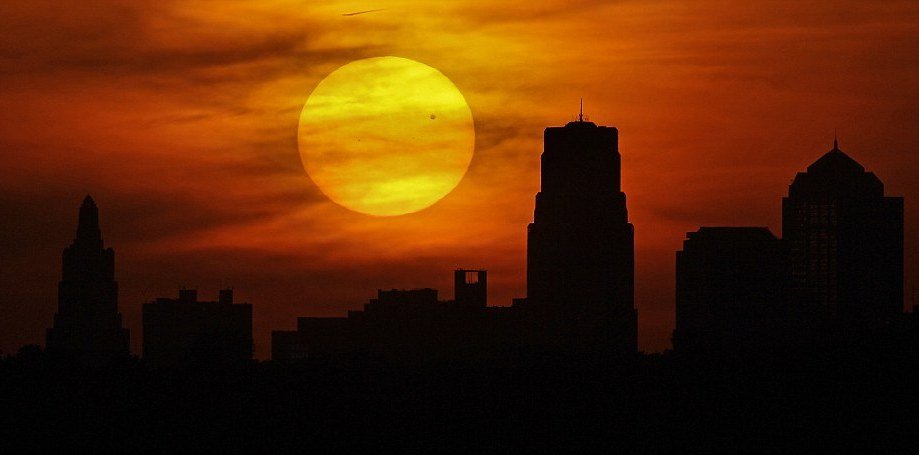 Η «Διάβαση της Αφροδίτης» με τα μάτια ειδικών και ερασιτεχνών [εικόνες] | iefimerida.gr 7