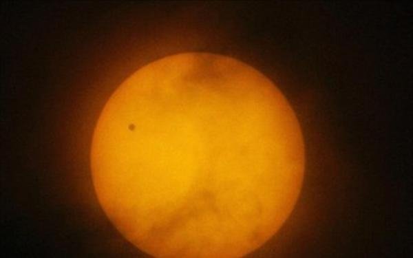 Η «Διάβαση της Αφροδίτης» με τα μάτια ειδικών και ερασιτεχνών [εικόνες] | iefimerida.gr 5