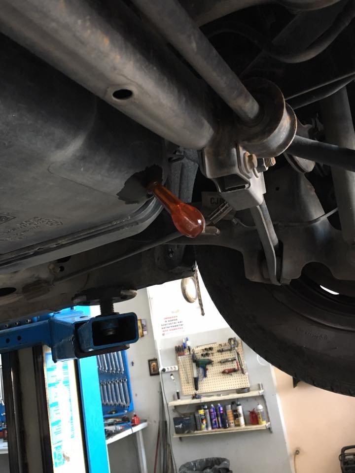 Απίστευτο: Στην Κρήτη τρυπούν τα ρεζερβουάρ των αυτοκινήτων για να κλέψουν βενζίνη [εικόνες] | iefimerida.gr 0