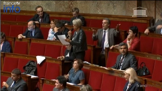 Γάλλος βουλευτής ...κακάριζε σεξιστικά σε συνάδελφό του τη ώρα που εκείνη μιλούσε [βίντεο +εικόνες] -Πήρε πρόστιμο | iefimerida.gr 1