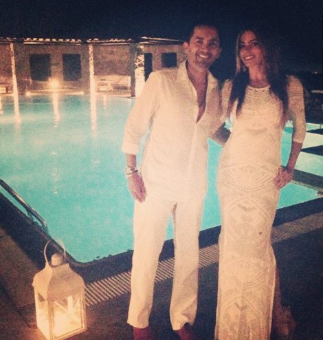 H Σοφία Βεργκάρα μετά τη Μύκονο αναστατώνει τη Ρόδο - Εκανε το μπάνιο της στη Λίνδο [εικόνες] | iefimerida.gr 1