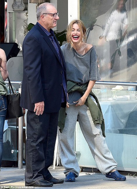 Εμφάνιση -σοκ από την Σοφία Βεργκάρα [εικόνες] | iefimerida.gr 3