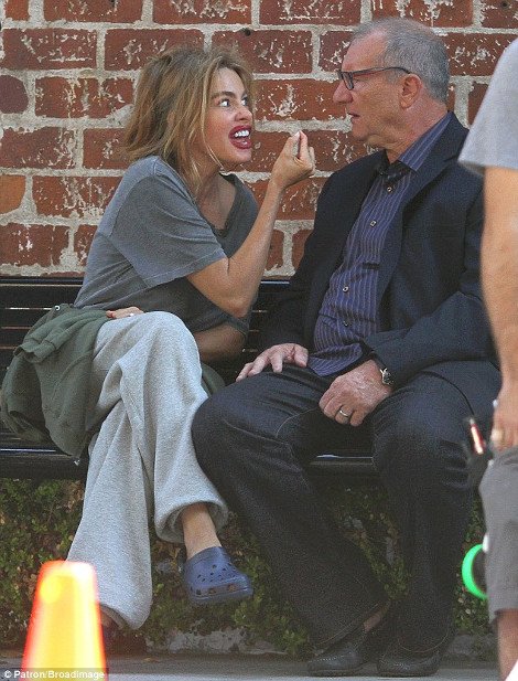 Εμφάνιση -σοκ από την Σοφία Βεργκάρα [εικόνες] | iefimerida.gr 4