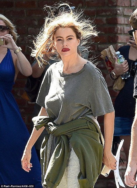 Εμφάνιση -σοκ από την Σοφία Βεργκάρα [εικόνες] | iefimerida.gr 0