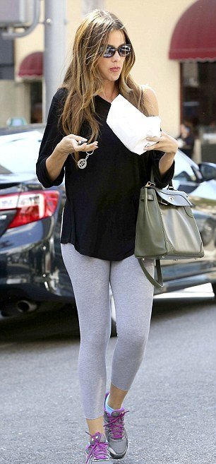 Η σπορ πλευρά της Σοφία Βεργκάρα - Με κολάν και χωρίς ίχνος μακιγιάζ [εικόνες] | iefimerida.gr 1