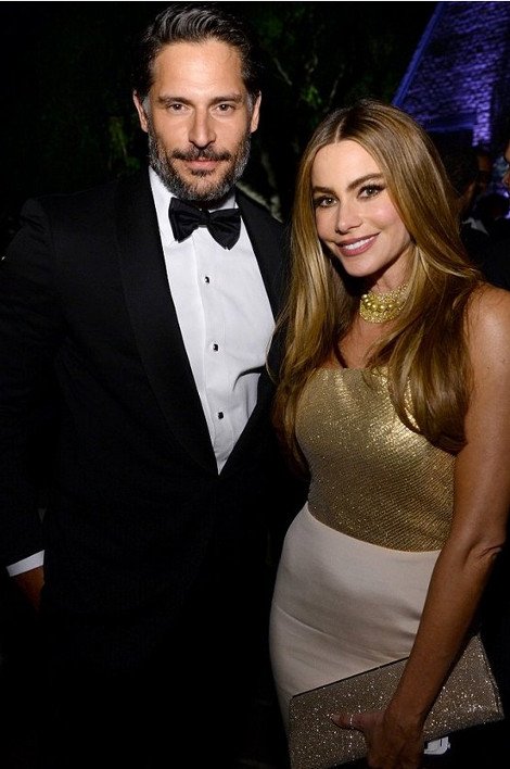 «Βουίζει» το Χόλιγουντ: Η Σοφία Βεργκάρα βρήκε νέο αμόρε -Δηλωμένος θαυμαστής των καμπύλων της [εικόνες] | iefimerida.gr 1