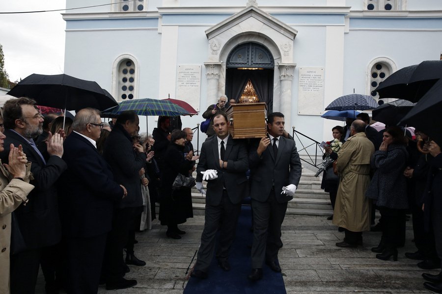 Πολιτικοί και φίλοι είπαν το τελευταίο «αντίο» στον Κώστα Βεργόπουλο [εικόνες] | iefimerida.gr 0