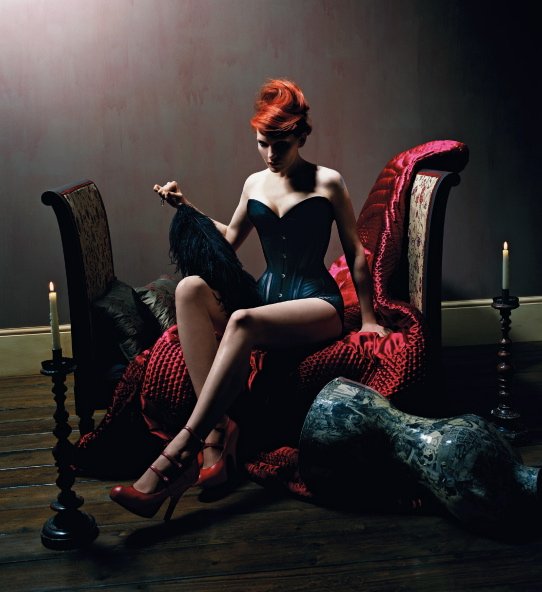 Betony Vernon, η διασημότερη και πιο σοφιστικέ δημιουργός ερωτικών κοσμημάτων [εικόνες] | iefimerida.gr 3