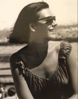 Το περιοδικό Madame Figaro αποχαιρετά μια δημοσιογράφο του που χάθηκε στο μακελειό -«Αντίο Βερονίκ» [εικόνες] | iefimerida.gr 0