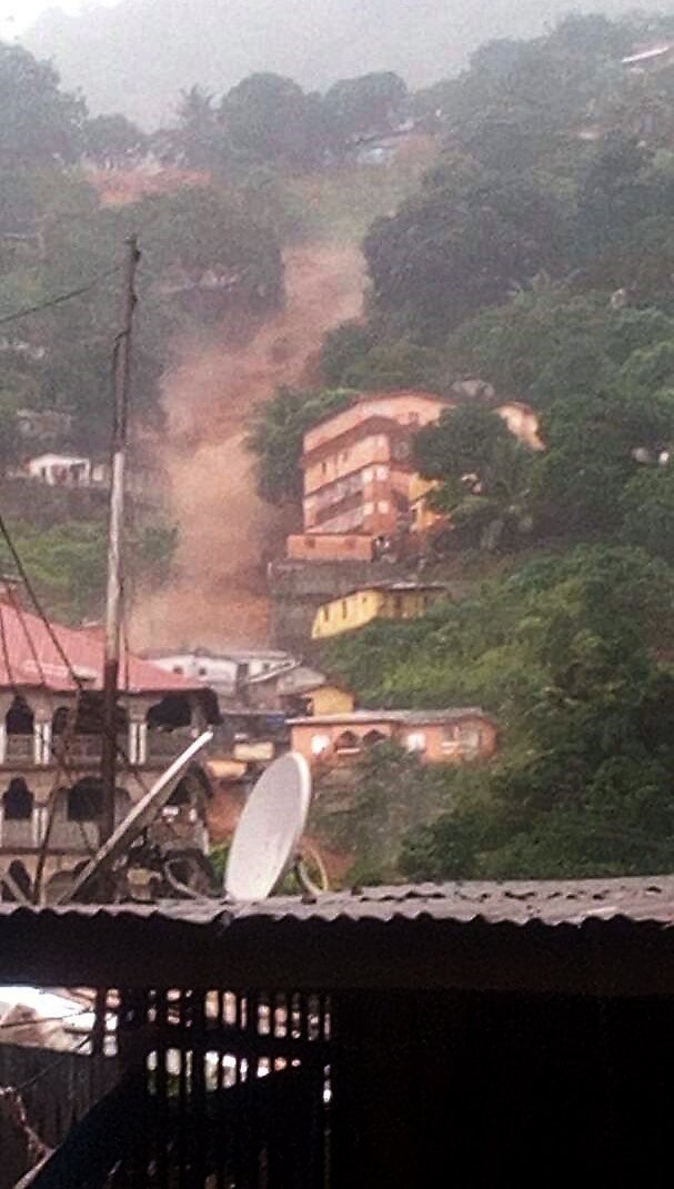 Σκηνές αποκάλυψης στη Σιέρα Λεόνε - Χιλιάδες αγνοούμενοι μετά τις φονικές κατολισθήσεις λάσπης [εικόνες & βίντεο]  | iefimerida.gr 6