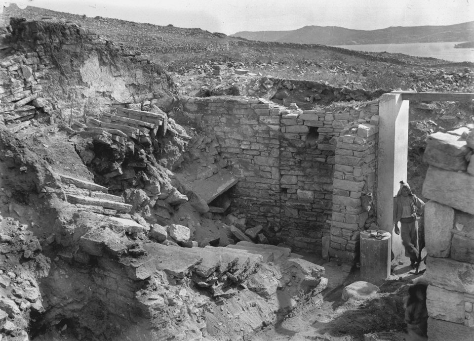 Σημαντικές στιγμές από ιστορικές ανασκαφές στις Κυκλάδες -Οι εργάτες, τα ευρήματα [εικόνες]  | iefimerida.gr 1