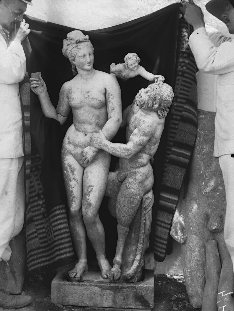 Σημαντικές στιγμές από ιστορικές ανασκαφές στις Κυκλάδες -Οι εργάτες, τα ευρήματα [εικόνες]  | iefimerida.gr 3