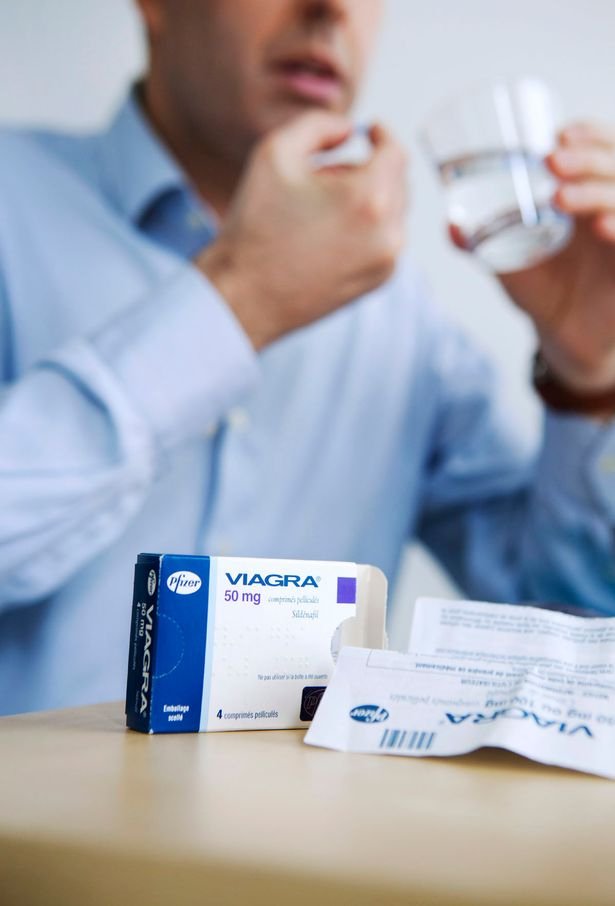  Απίστευτο: Ανδρας κατάπιε για πλάκα 35 Βιάγκρα και τα έβλεπε όλα πράσινα [εικόνες]  | iefimerida.gr 1