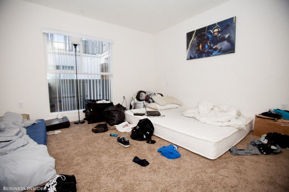 Παίζουν βιντεοπαιχνίδια 14 ώρες την ημέρα και κερδίζουν 100.000 δολάρια το χρόνο [εικόνες] | iefimerida.gr 3