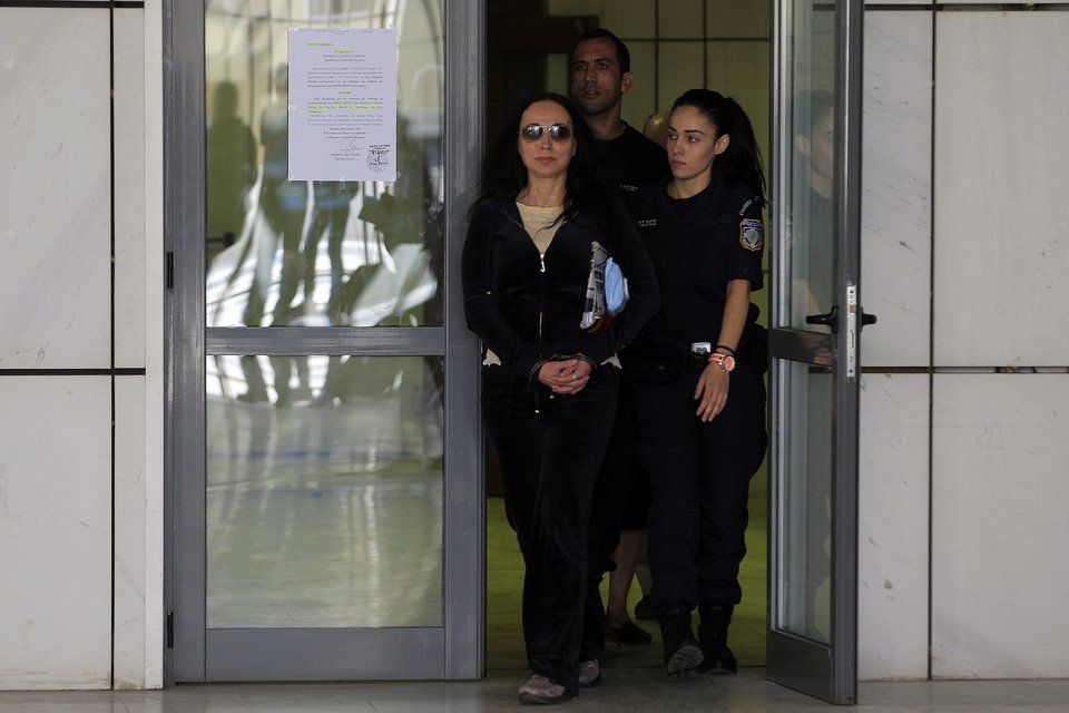 Η Βίκυ Σταμάτη μετά την απόφαση για την αποφυλάκισή της - Χαμογελαστή, φώναζε στους δημοσιογράφους [εικόνες & βίντεο] | iefimerida.gr 0