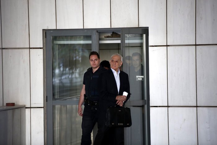 Αγνώριστη στη δίκη η Βίκυ Σταμάτη και με πολλά κιλά [εικόνες] | iefimerida.gr 6